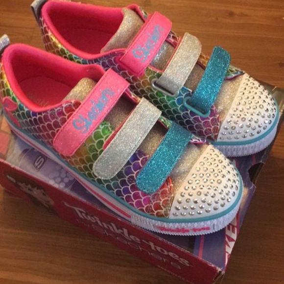 BRAND NEW girl Skechers sparkle scales light up velcro shoes size US 3Y - Picture 8 of 10